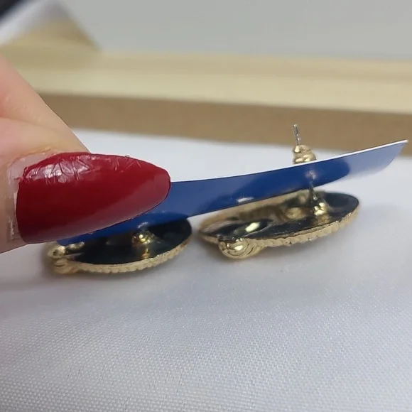 Vintage Gold-toned rhinestones earrings - Picture 11 of 16